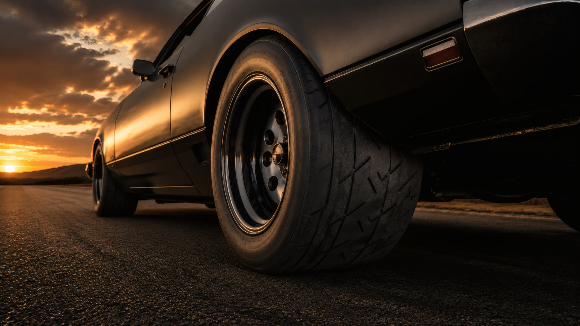 Golden Hour Muscle wallpaper preview